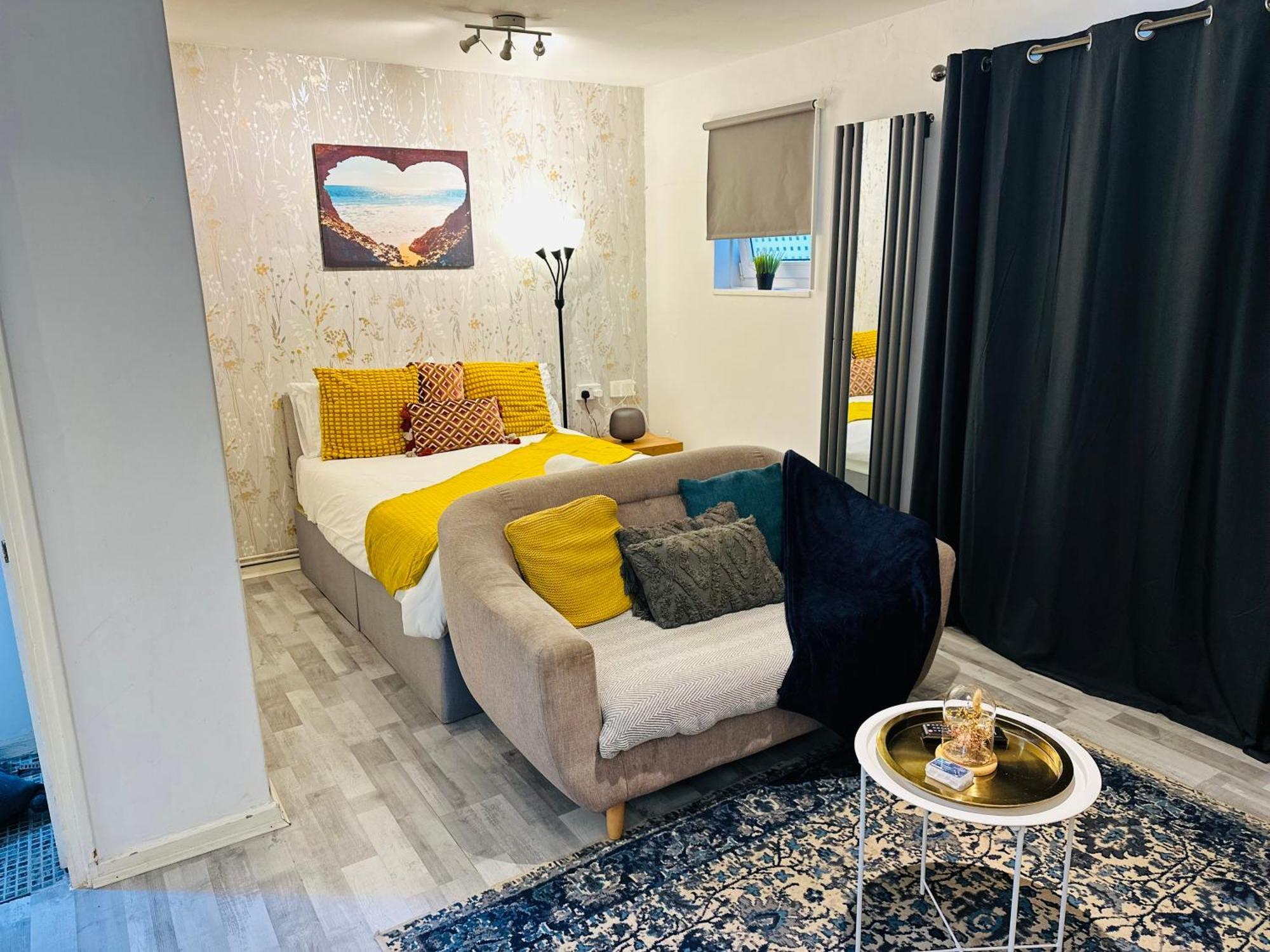 Studio Apartment In London, Bethnal Green Экстерьер фото