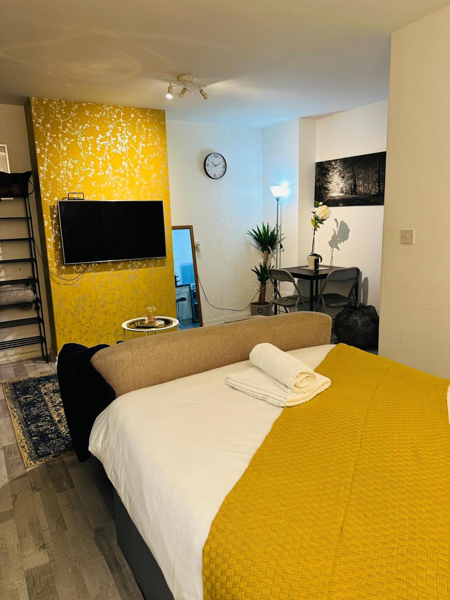 Studio Apartment In London, Bethnal Green Экстерьер фото