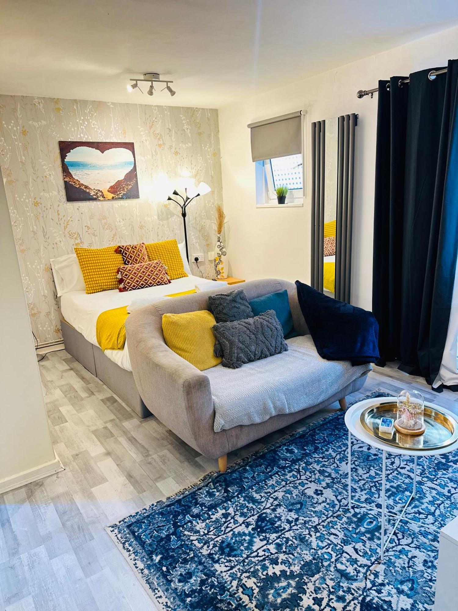 Studio Apartment In London, Bethnal Green Экстерьер фото