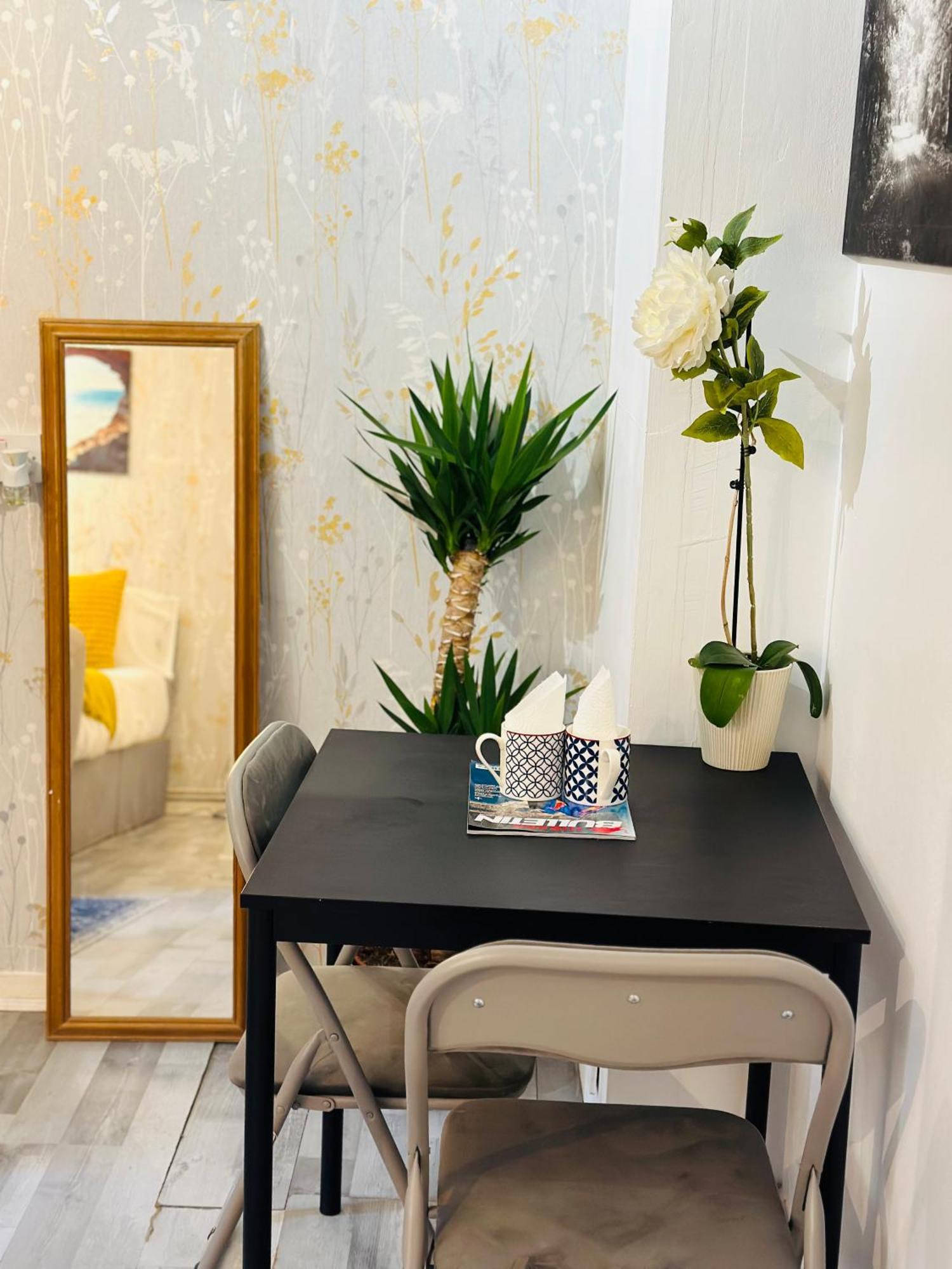 Studio Apartment In London, Bethnal Green Экстерьер фото